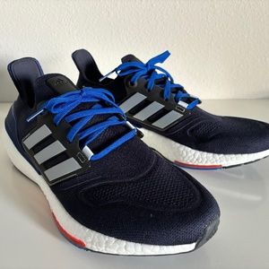 Mens new 11.5 Adidas Ultraboost 22 running shoes (no box; no tag)